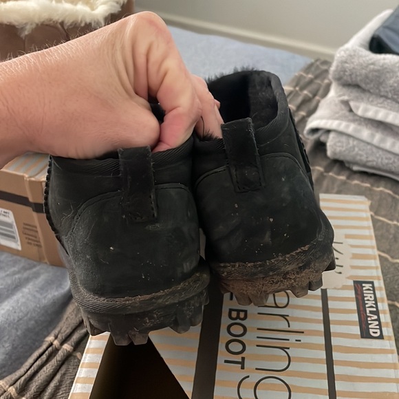 Kids shearling ugg black boot size 4 - Picture 2 of 8